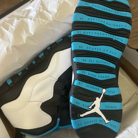 AIR JORDAN 10 RETRO POWDER BLUE - SIZE 6Y - Picture 9 of 10